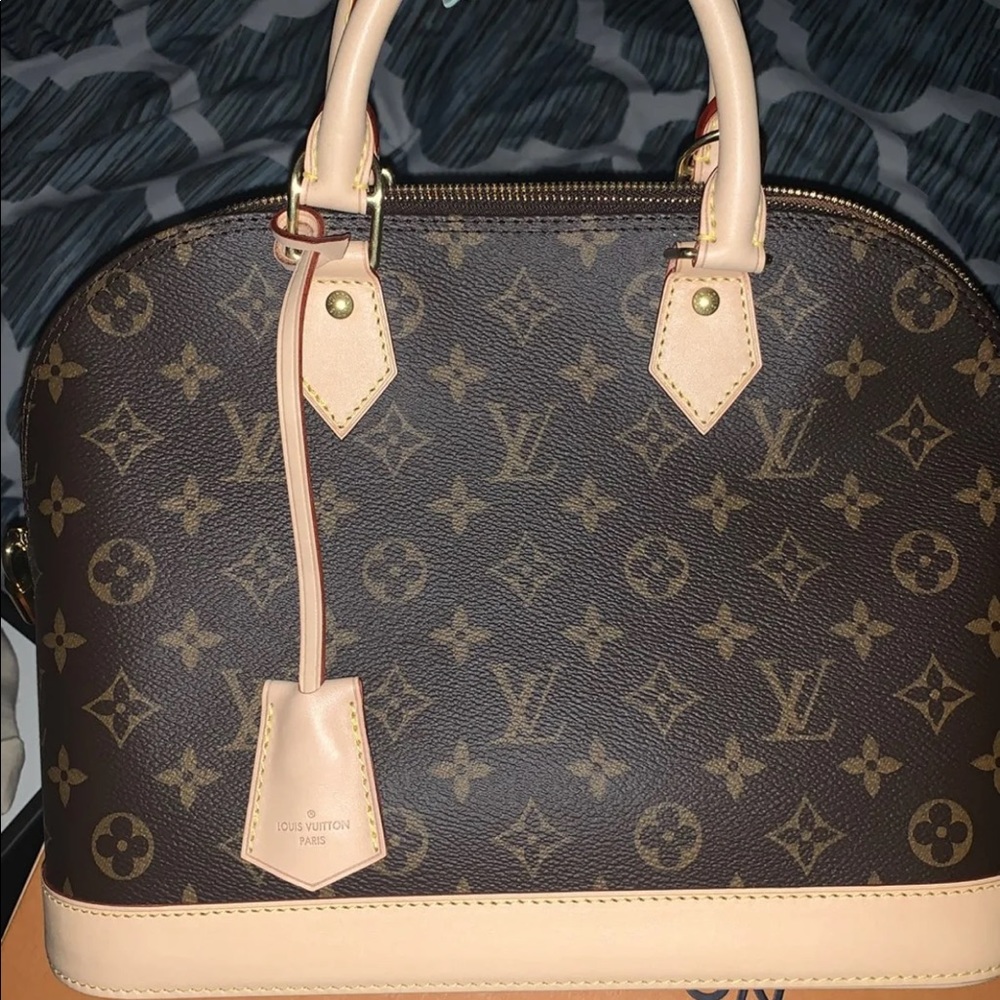 SOLD* Louis Vuitton alma PM